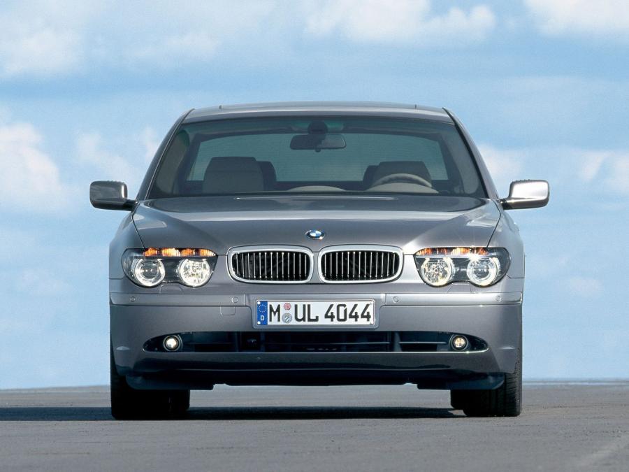  BMW 760i 2003 года  (фото 15 из 15)